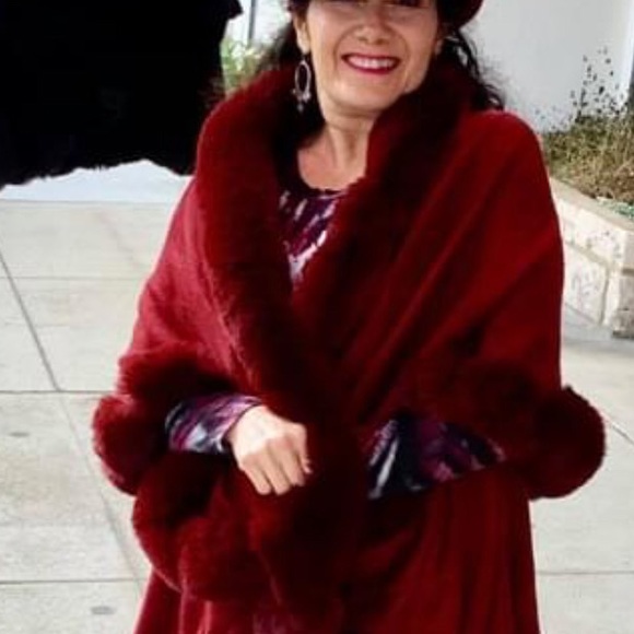 Luxury Burgundy Faux Fur Double Layer Cape Coat - Picture 11 of 13